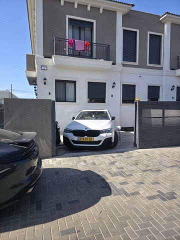 מודעת רכב ב מ וו סדרה 5
