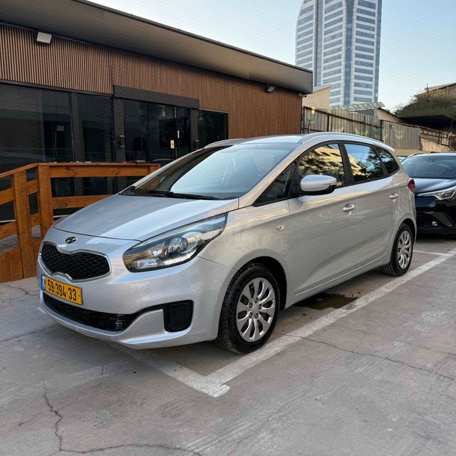 מודעת רכב קיה קארנס