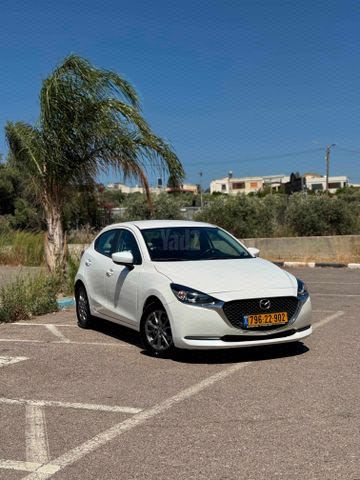 מודעת רכב מאזדה 2