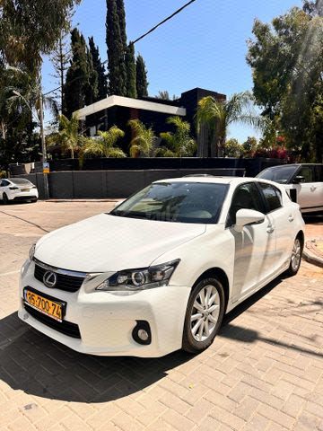מודעת רכב לקסוס CT