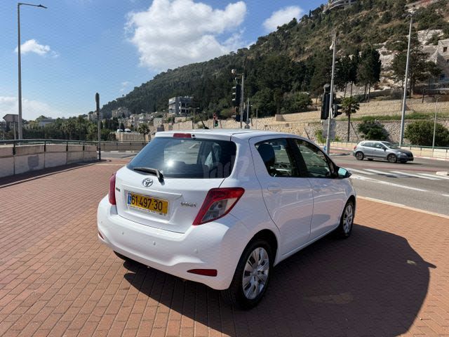 מודעת רכב טויוטה יאריס 2
