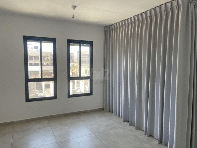 אגמון 1