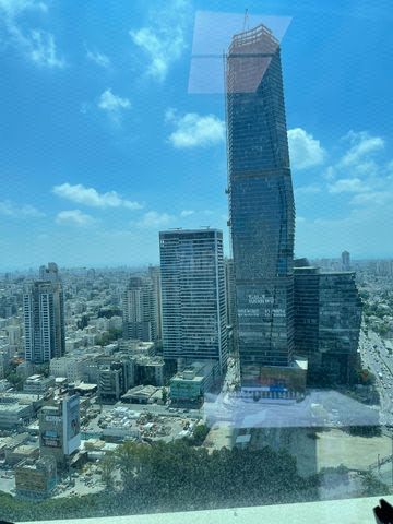 דרך מנחם בגין 132