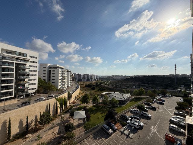 דרך ארץ 72