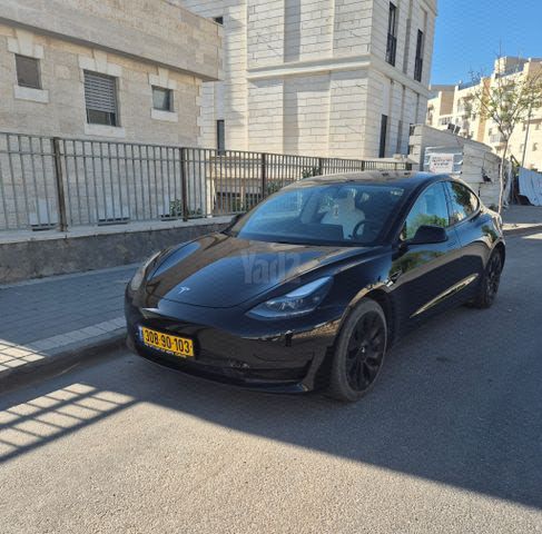 מודעת רכב טסלה מודל 3