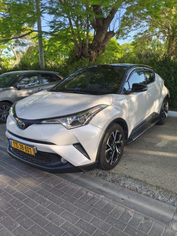 מודעת רכב טויוטה C-HR