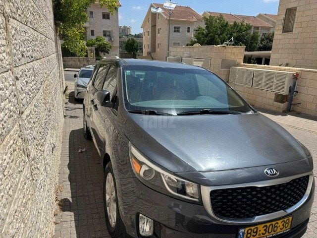 מודעת רכב קיה קרניבל