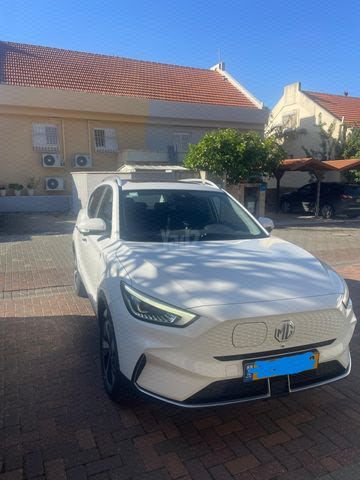 מודעת רכב אם ג'י ZS