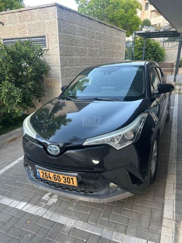 מודעת רכב טויוטה C-HR
