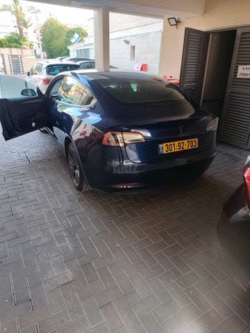 מודעת רכב טסלה מודל 3
