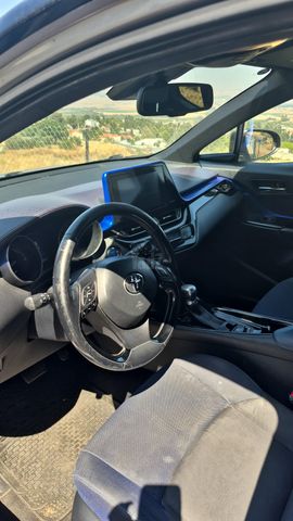 מודעת רכב טויוטה C-HR