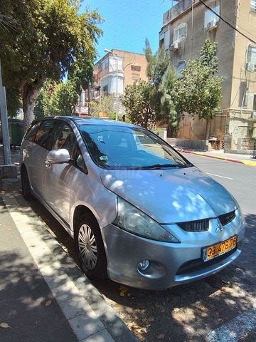 מודעת רכב מיצובישי גרנדיס