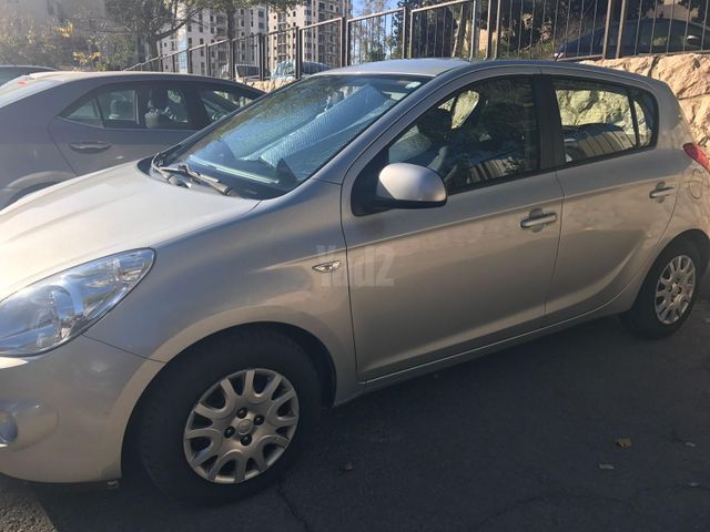 מודעת רכב יונדאי i20