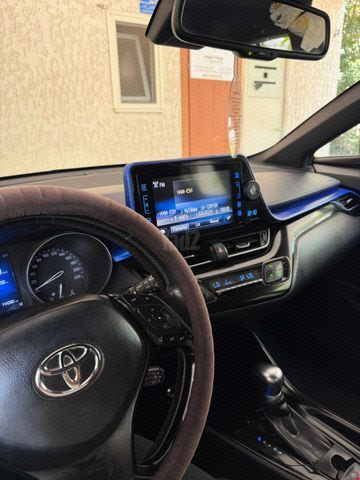 מודעת רכב טויוטה C-HR