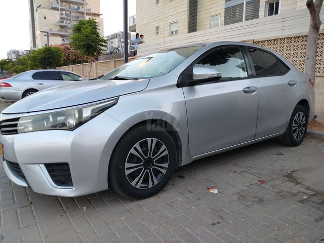מודעת רכב טויוטה קורולה