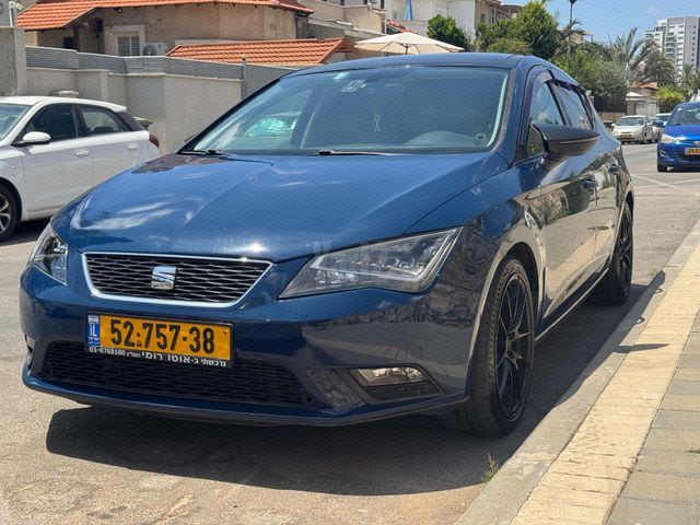 מודעת רכב סיאט לאון