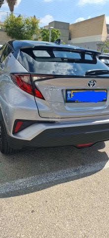מודעת רכב טויוטה C-HR