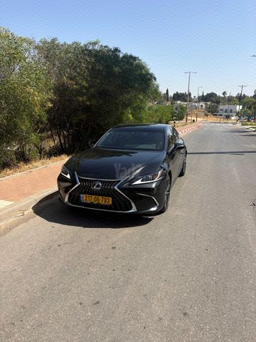 מודעת רכב לקסוס ES