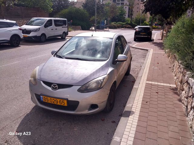 מודעת רכב מאזדה 2
