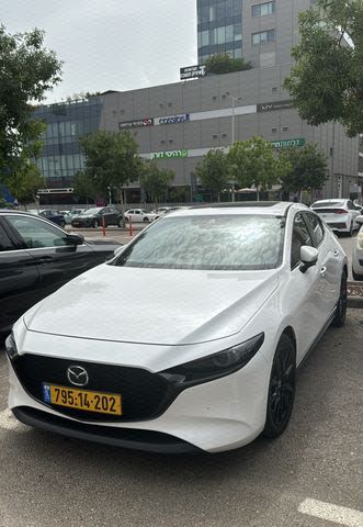 מודעת רכב מאזדה 3
