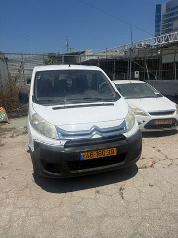 מודעת רכב סיטרואן ג'אמפי