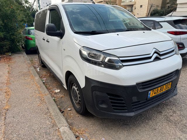 מודעת רכב סיטרואן ג'אמפי