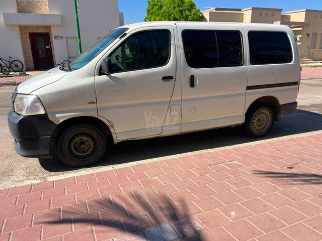 הייאס ידני מיניוואן / MPV 3 מק 6 דל 2.5 (117 כ״ס)