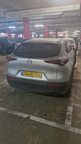 מודעת רכב מאזדה CX-30