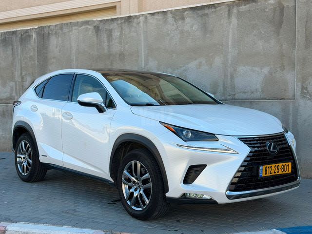 NX Premium 300h היברידי אוט׳ 2.5 (155 כ״ס) [2017-2021]
