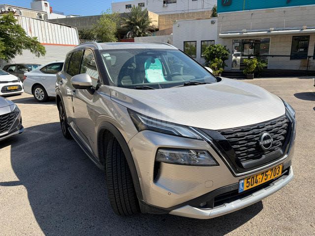 אקס טרייל 4X2 Tekna היברידי אוט׳ 5 מק 1.5 (156 כ״ס)