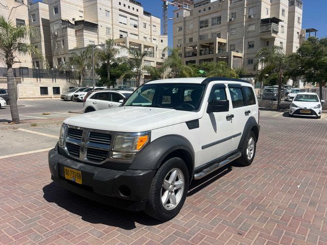 מודעת רכב דודג' ניטרו