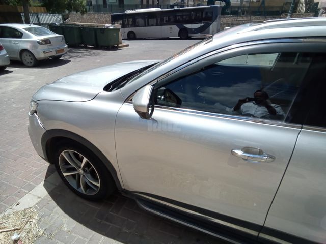 מודעת רכב אם ג'י EHS PHEV