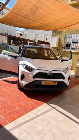 מודעת רכב טויוטה RAV4