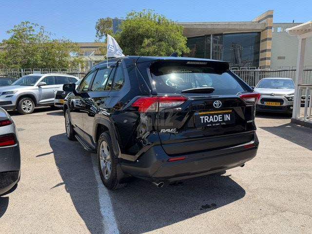 מודעת רכב טויוטה RAV4 2