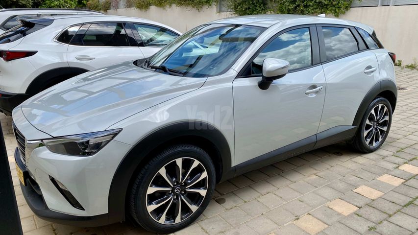 מודעת רכב מאזדה CX-3