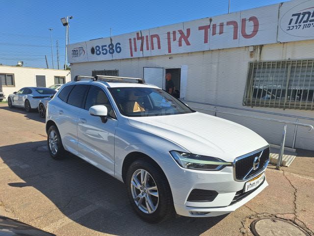 XC60 4X4 Momentum אוט׳ בנזין 2.0 (254 כ״ס)