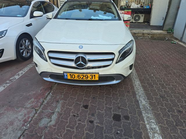 מודעת רכב מרצדס-בנץ GLA