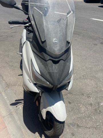 מודעת רכב סאן יאנג ג'וי-מקס Z-250