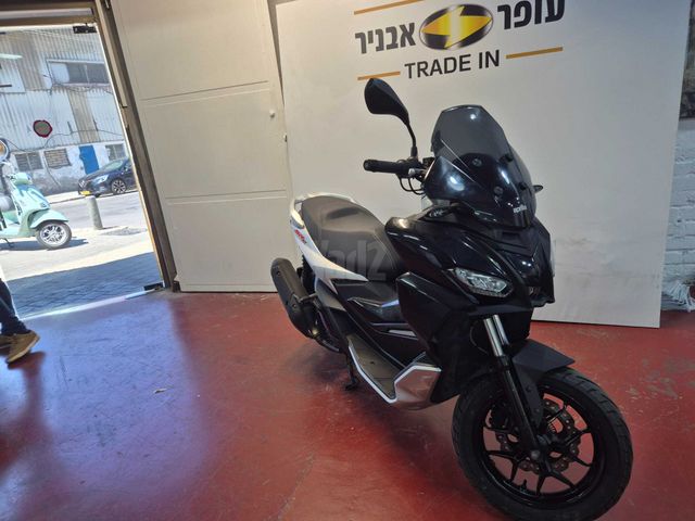 מודעת רכב אפריליה SR GT 200