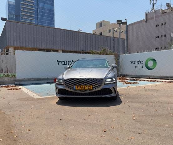 מודעת רכב ג'נסיס G80