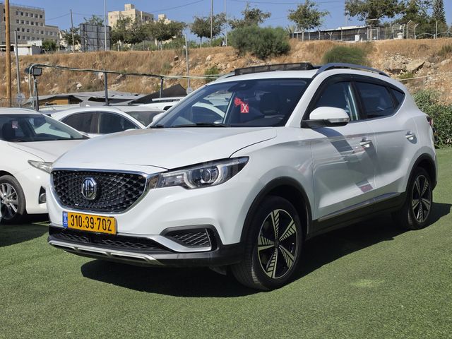 מודעת רכב אם ג'י ZS