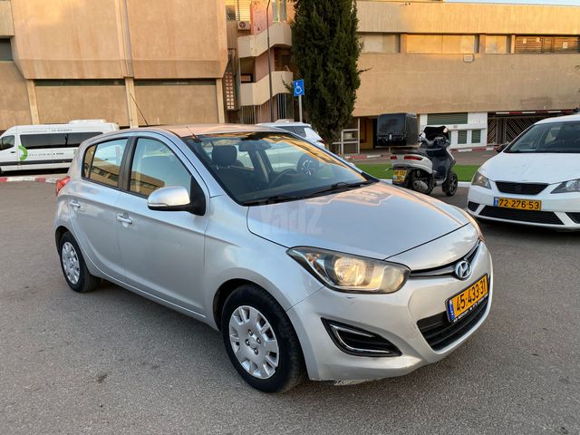 מודעת רכב יונדאי i20