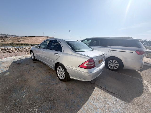 מודעת רכב מרצדס-בנץ C-class