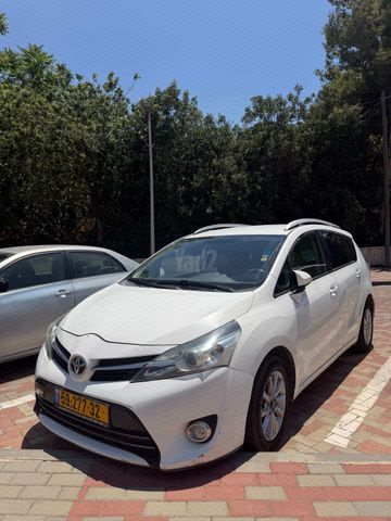 מודעת רכב טויוטה ורסו