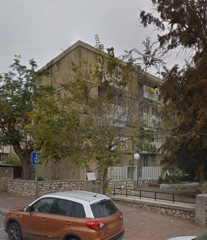 אפרים צור 48