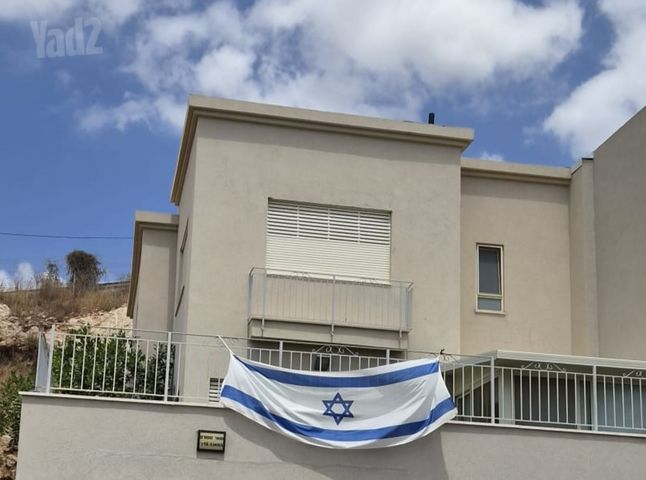 התאנה 16