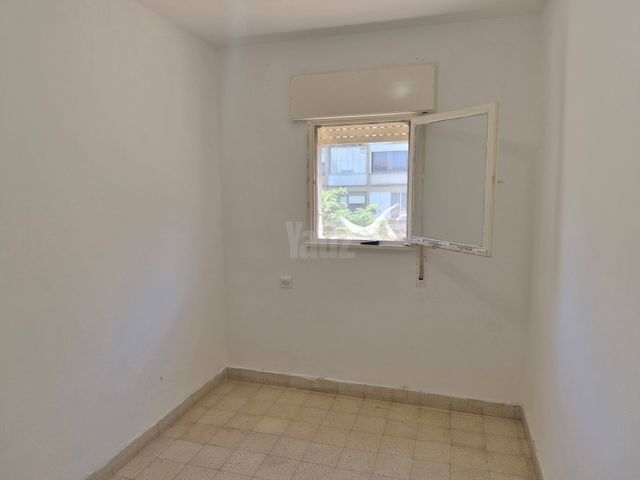 שדרות ג'יימס דה רוטשילד 26