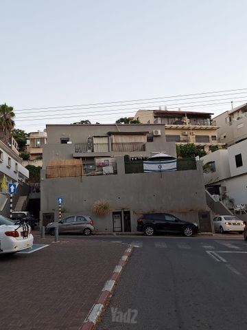 ספיר 27