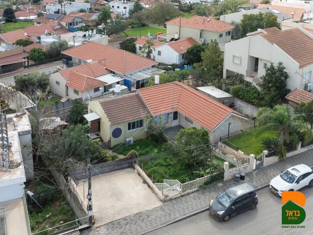 המושבה
