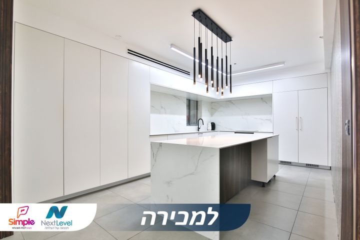 עפרה חזה 12